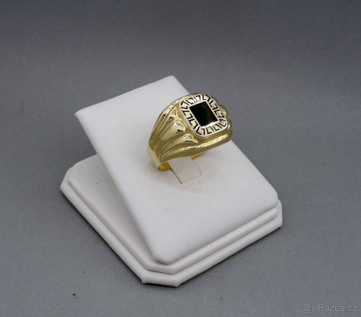 Krásný pánský zlatý prsten