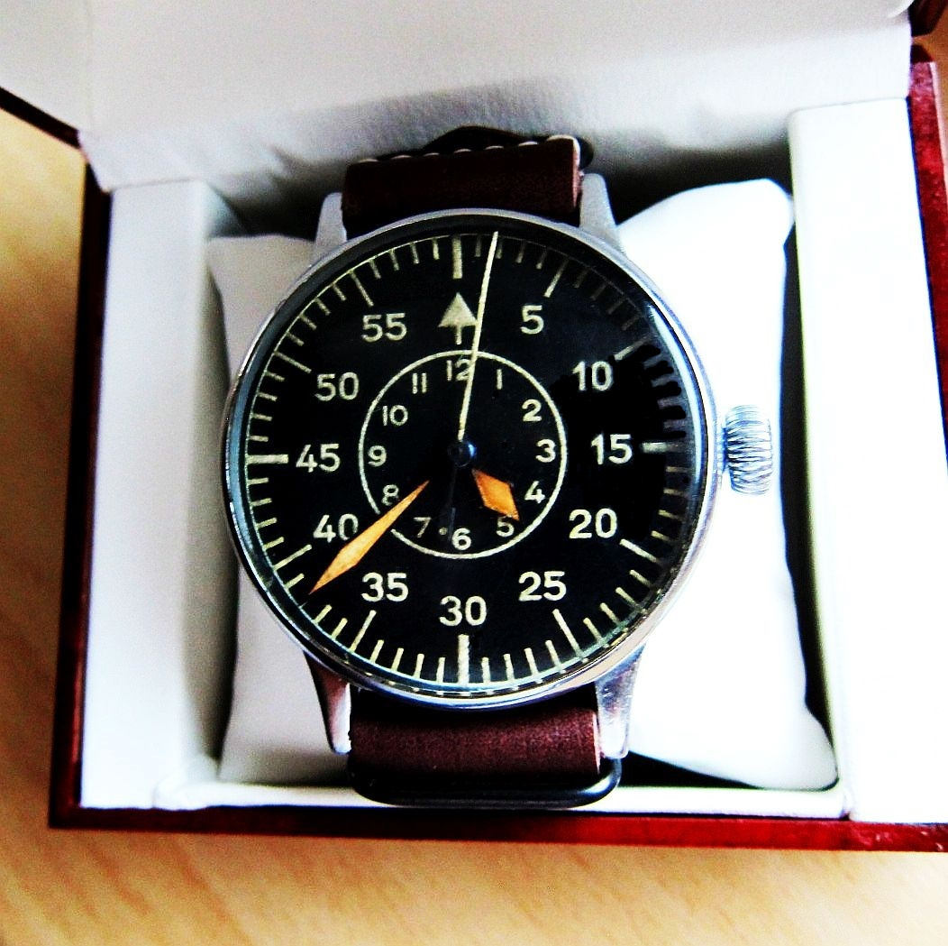 Originál obří starožitné německé letecké hodinky LACO B-UHR