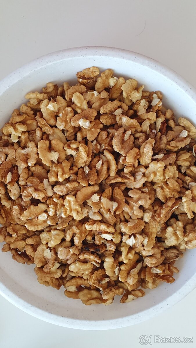 Vlašské ořechy loupané z Moravy