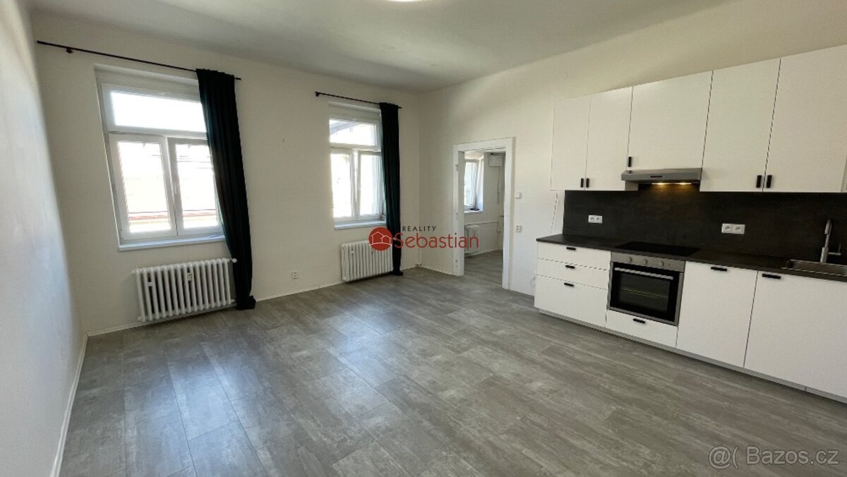Pronájem bytu 1+kk, 39 m² – Praha 1, ul. Zlatnická
