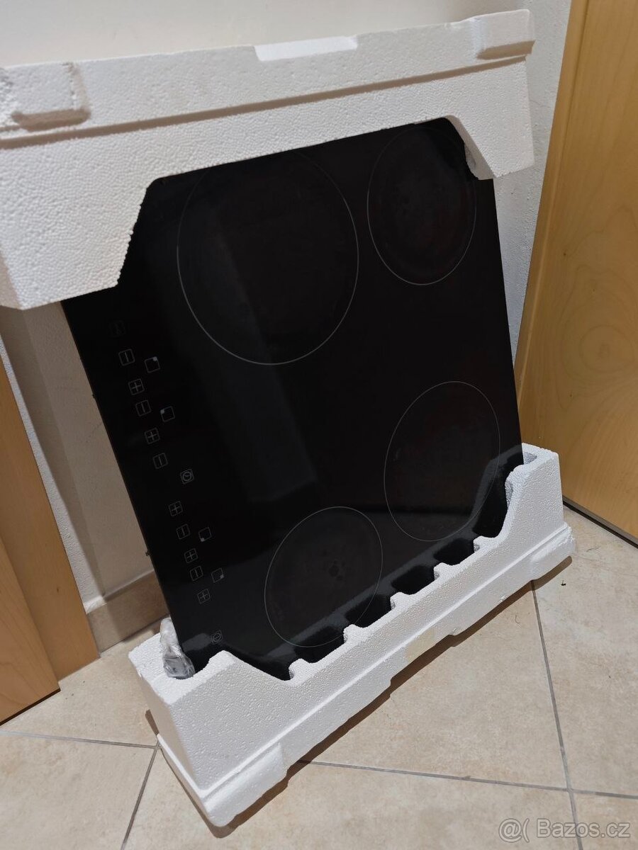 Sklokeramicka varna deska Baumatic