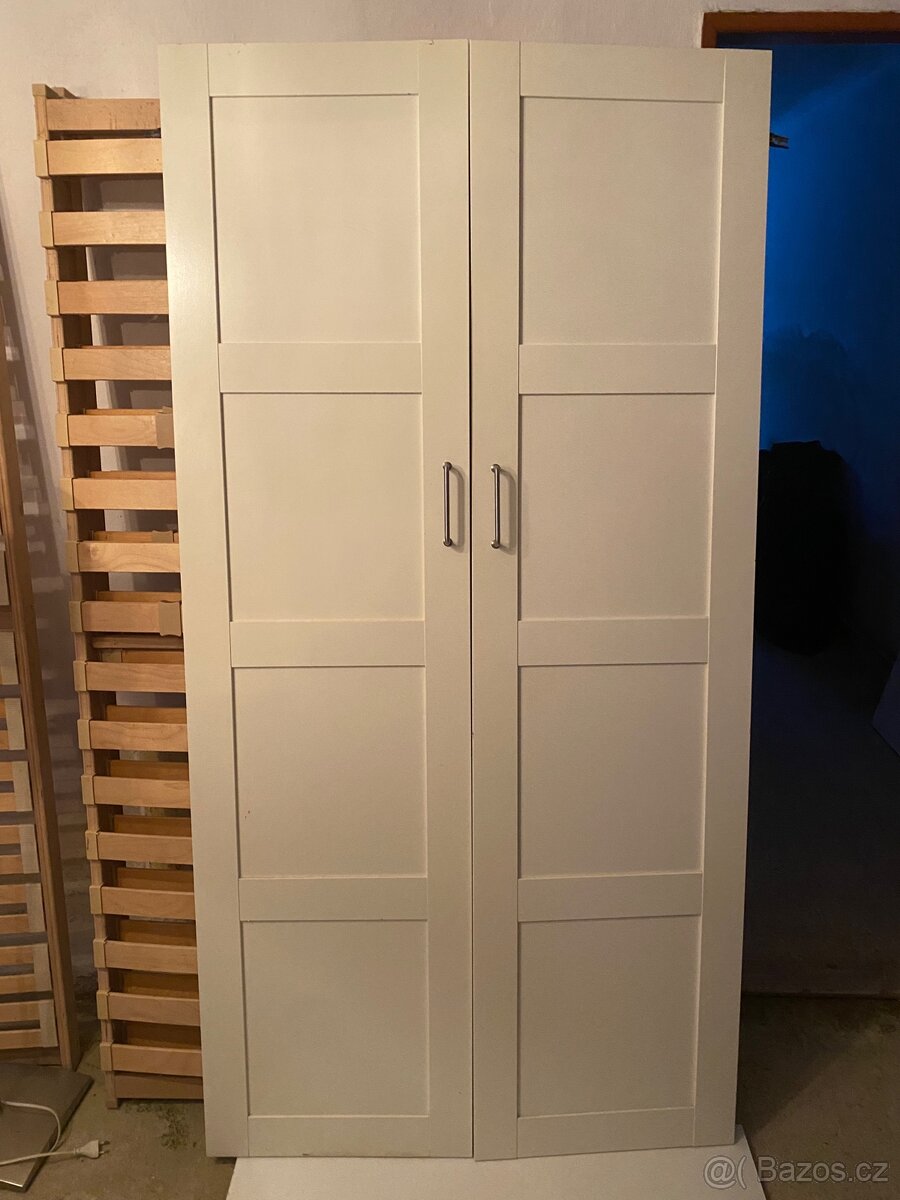 Prodám rozloženou šatní skříň