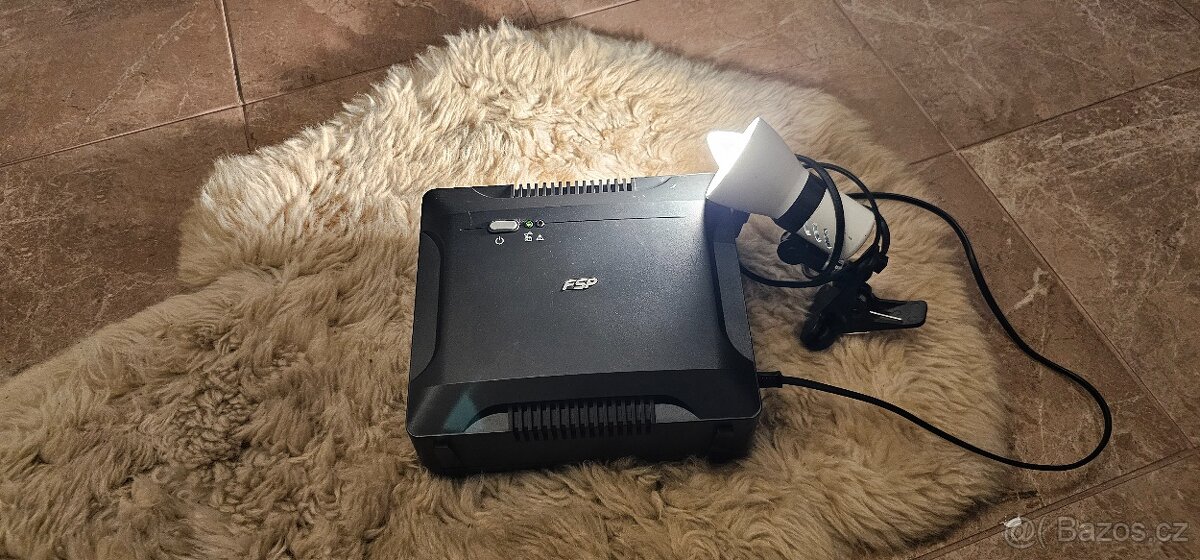 Záložní zdroj 360/600W