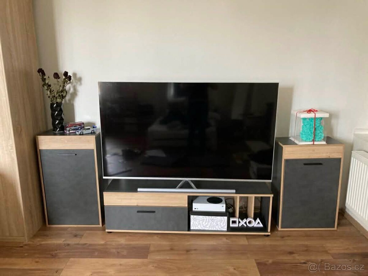 Stolek pod tv + polička