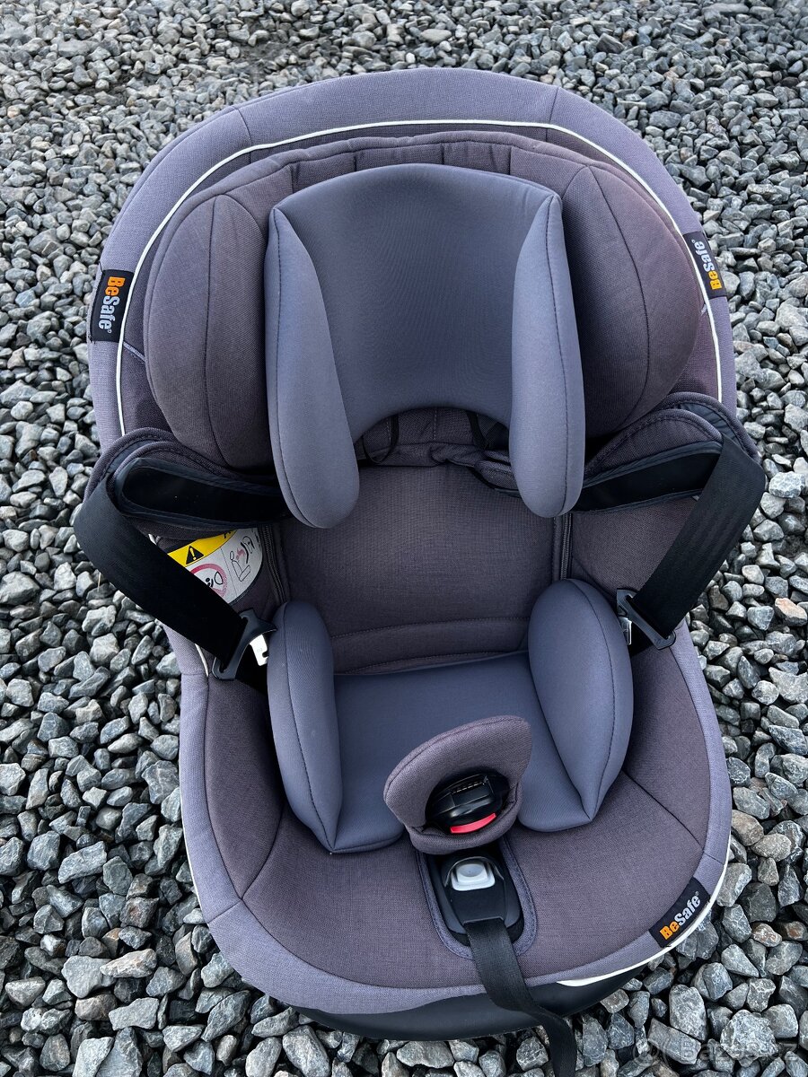 Autosedačka a základna besafe