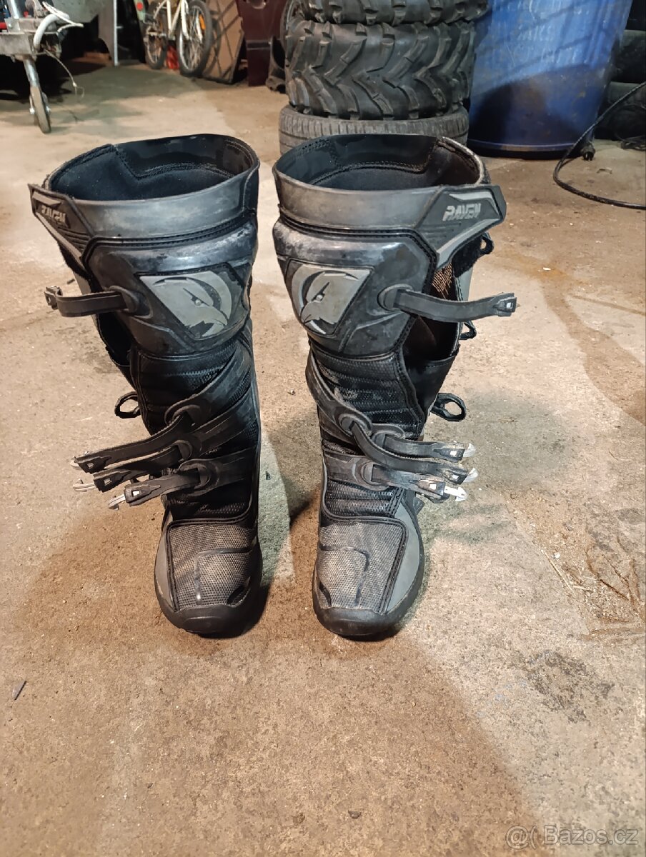 MX boty Raven 43 trooper
