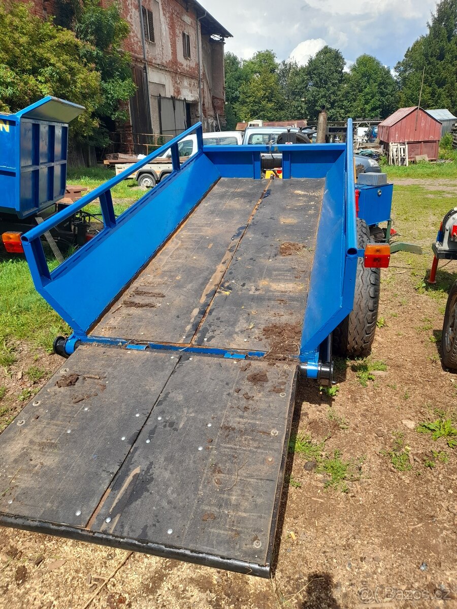 Dvouosi hydraulicky podval