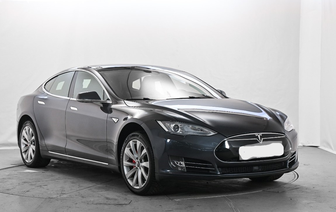 Tesla model S P85D 2015 - 700HP - plná výbava, 114 xxxKm