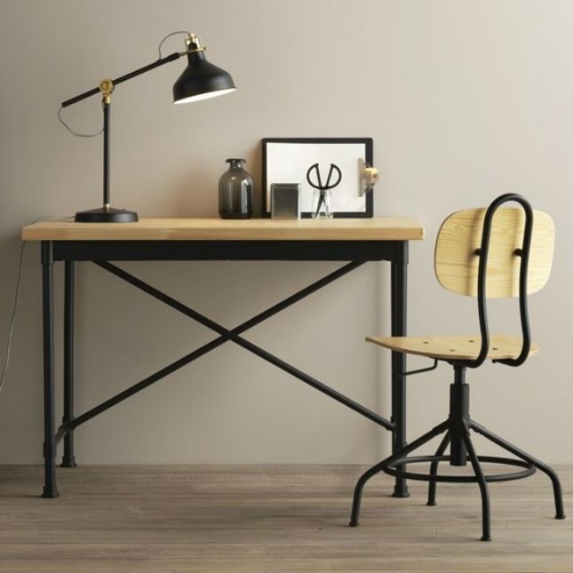 Stůl, židle Kullaberg,lampa Ranarp