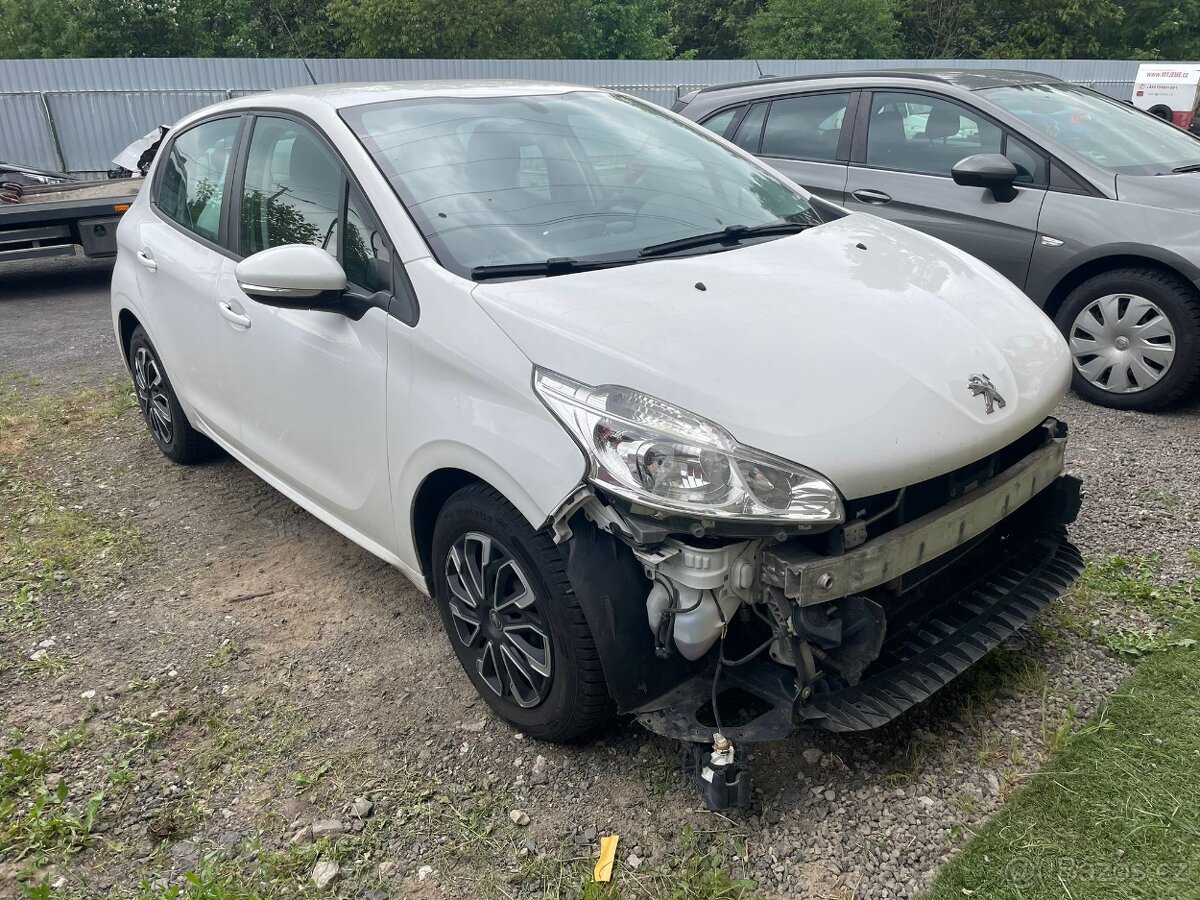 Peugeot 208 1.0i, r.2015, klima