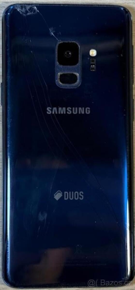 Samsung Galaxy S9 funkční lehce prasklý