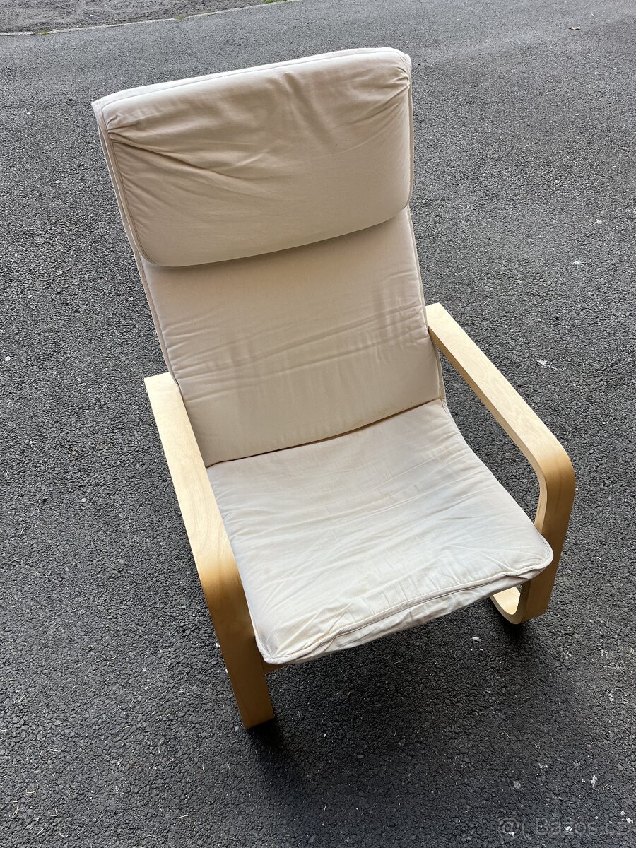 Nabízím klasické IKEA křeslo POANG z ohýbaného dřeva