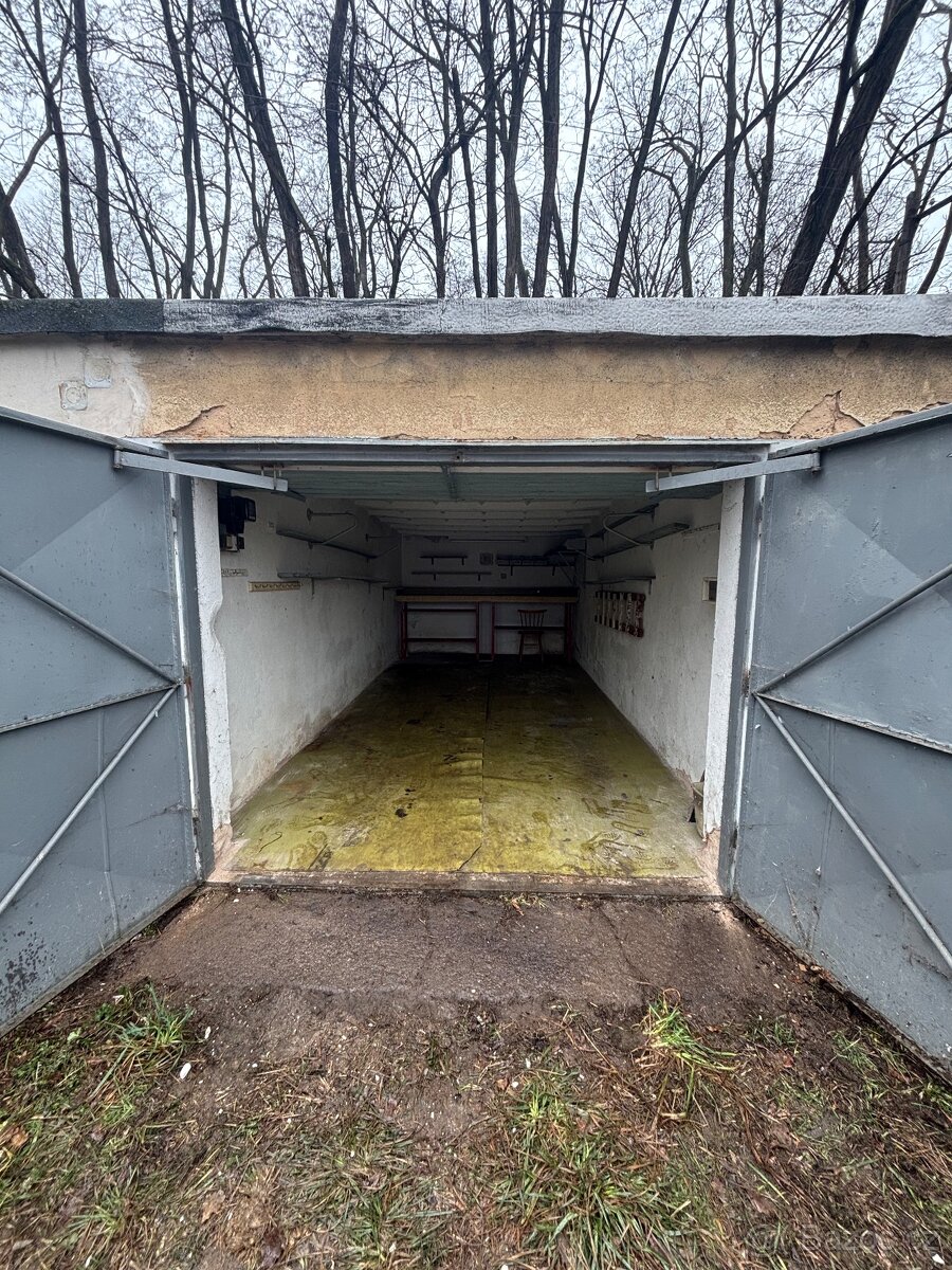 Prodej garáže, 20 m², Chvaletice