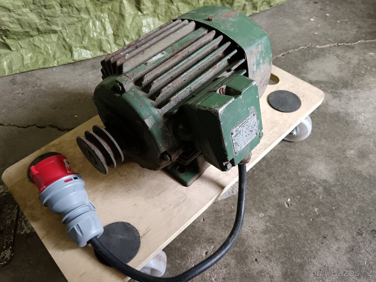 Motor POMALOBĚŽNÝ, třífázový elektromotor, motor