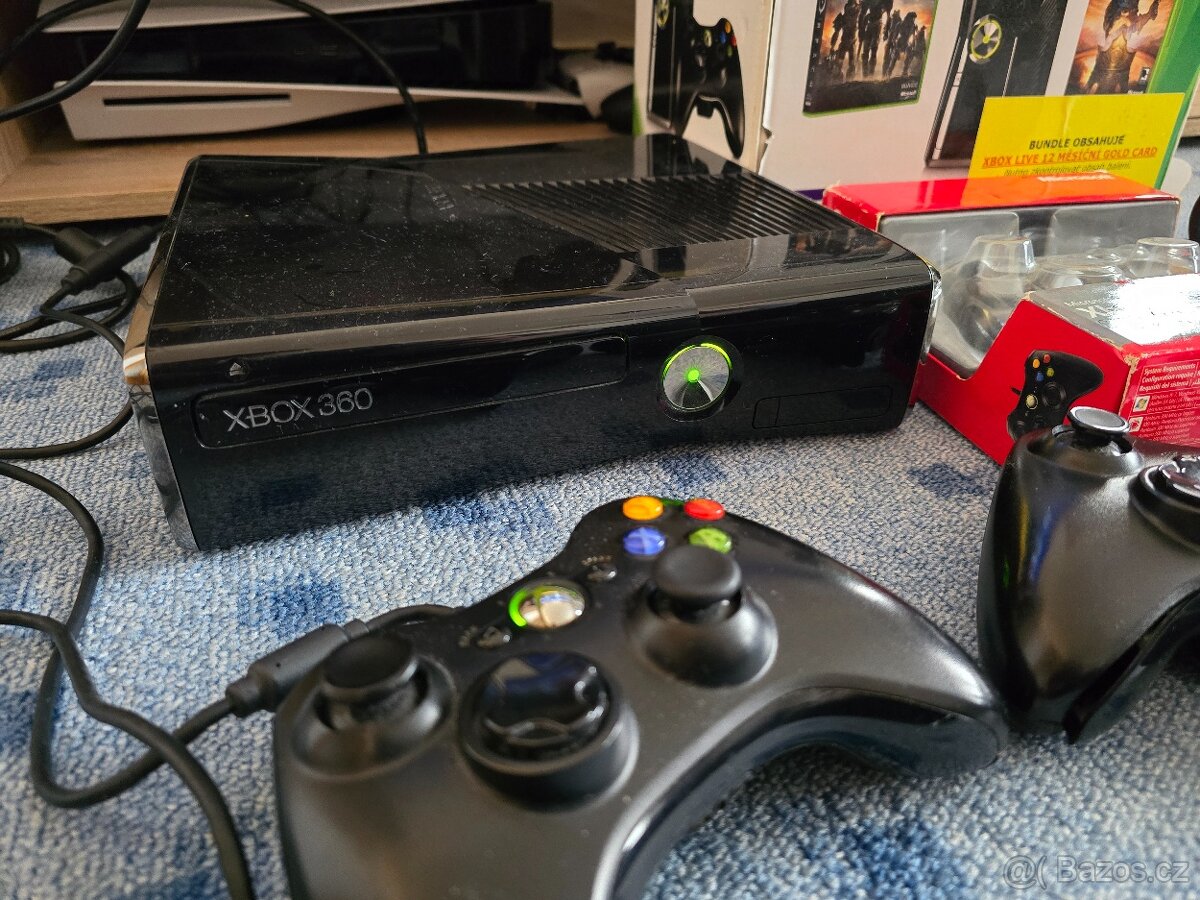 Xbox 360 + 2 ovladače + hry