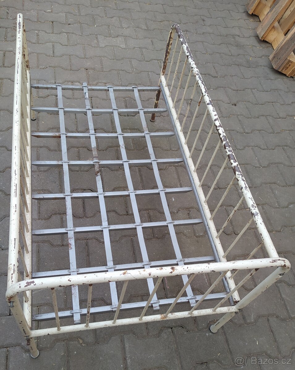 Dětská postýlka