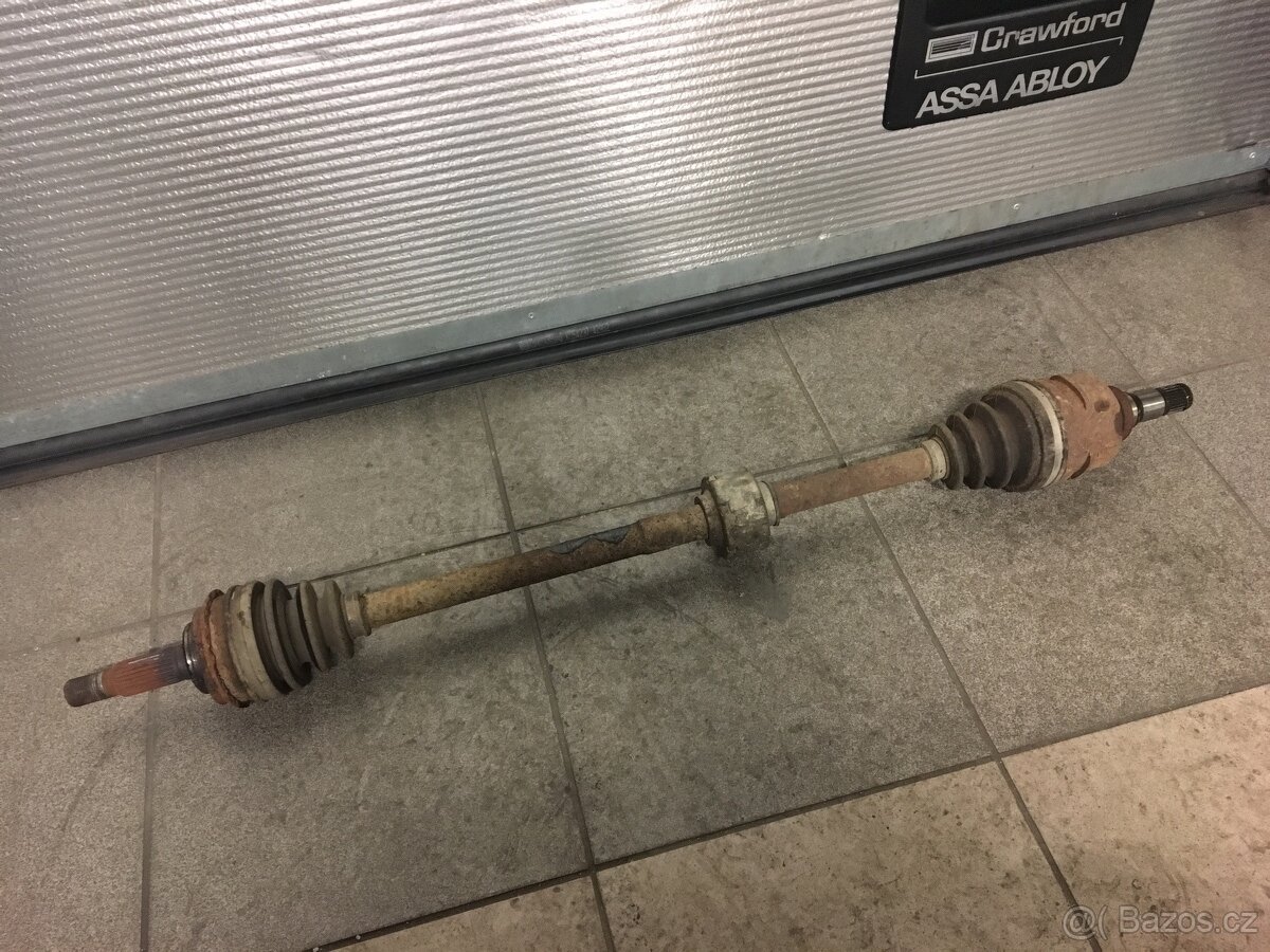 Pravá poloosa Toyota corolla e11