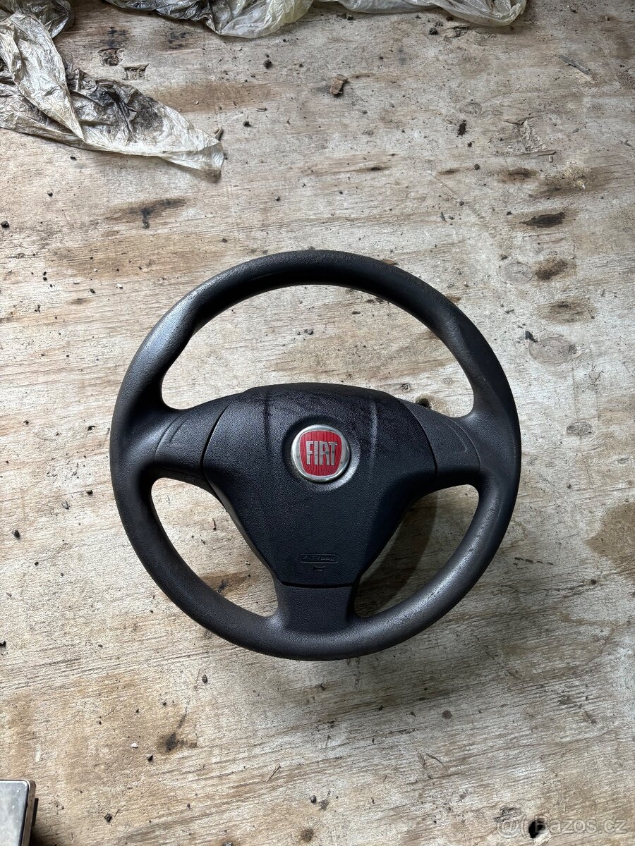 Fiat Punto volant