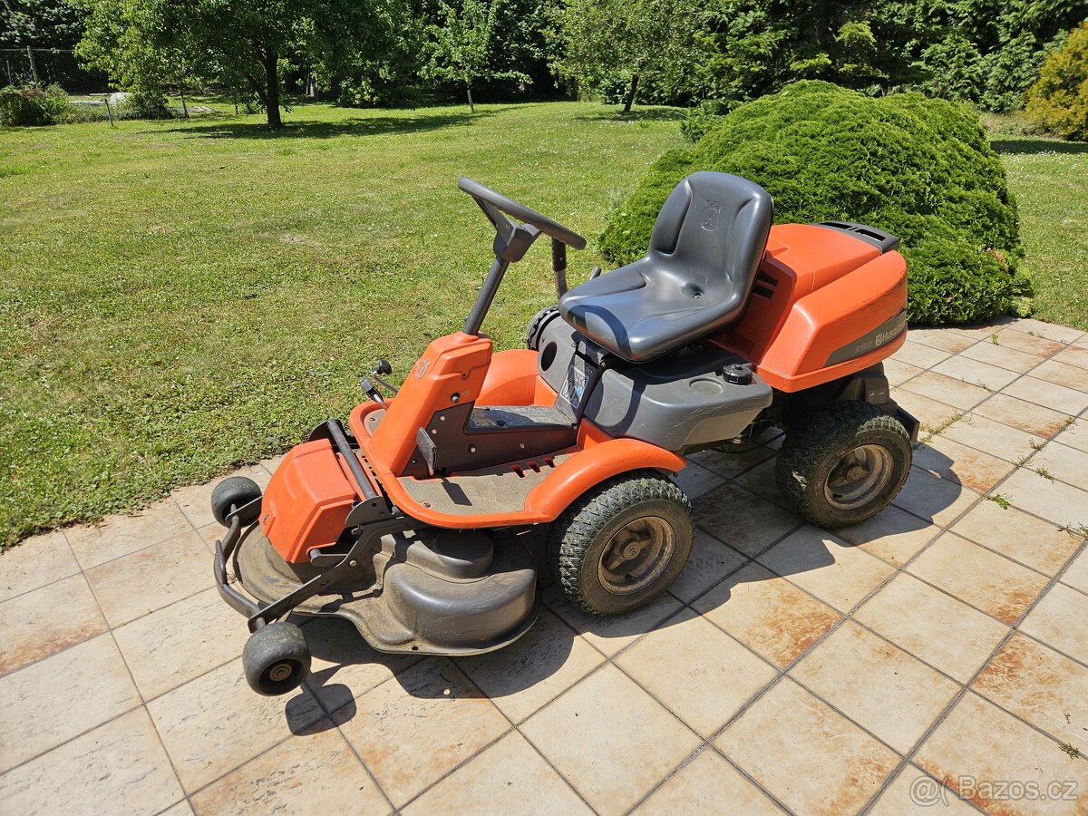 Rider Husqvarna R16C.