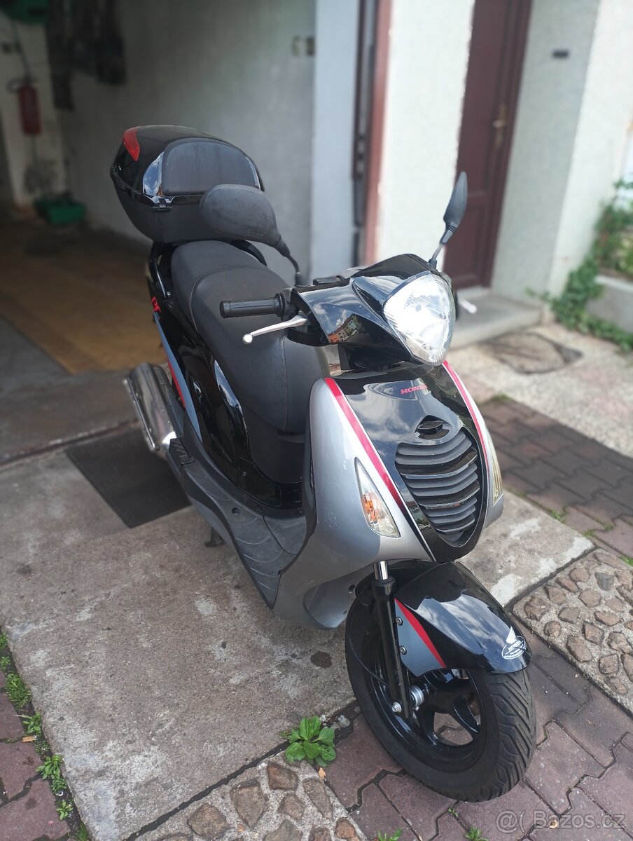 Skútr Honda PES 125 10Kw