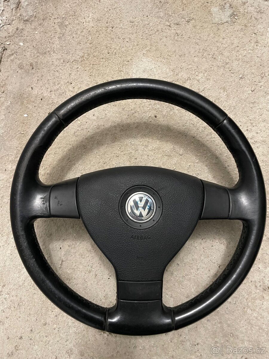 Volkswagen Golf/Jetta/Passat tříramenný volant