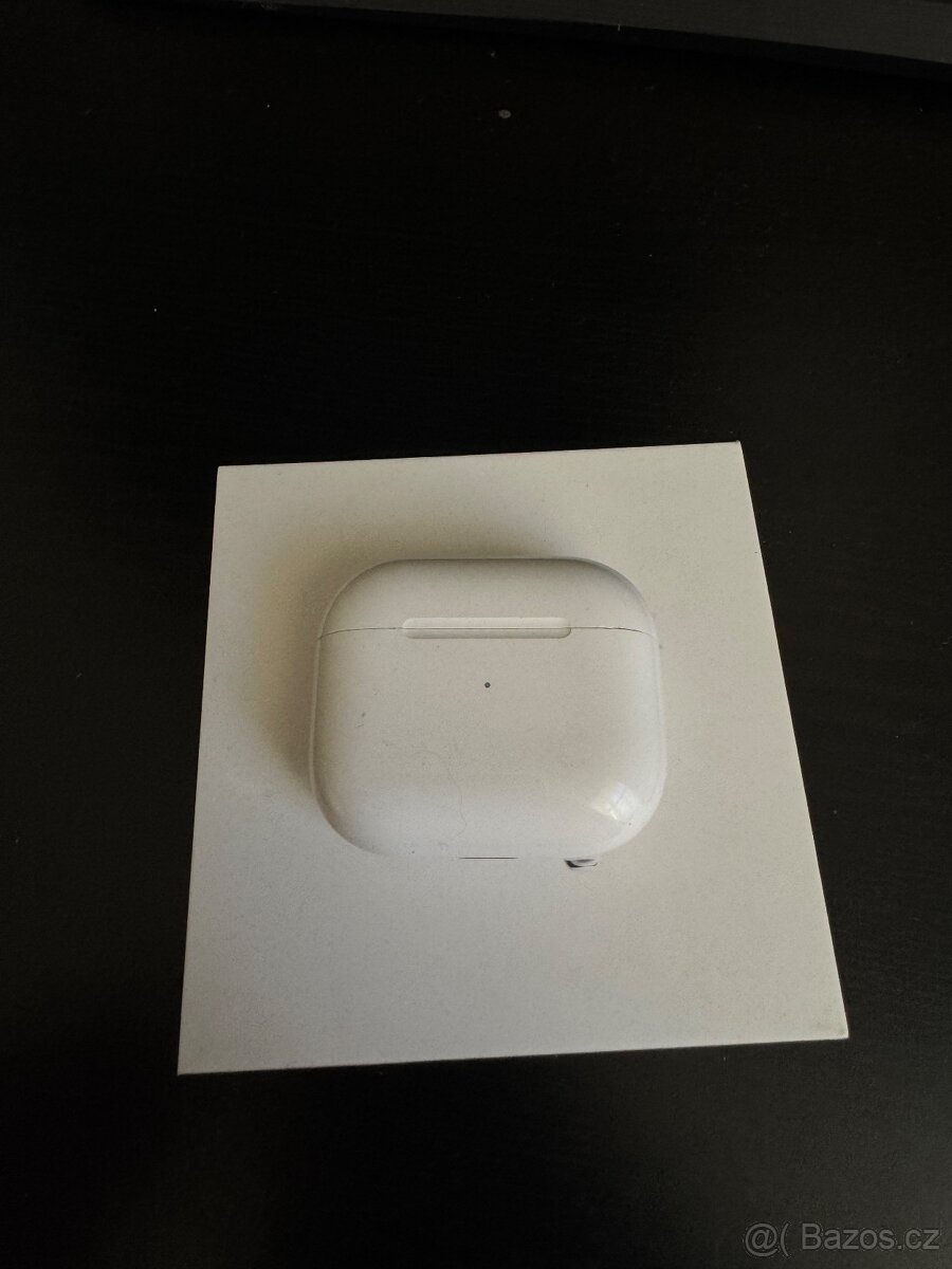 Originální dobíjecí krabička Airpods 3