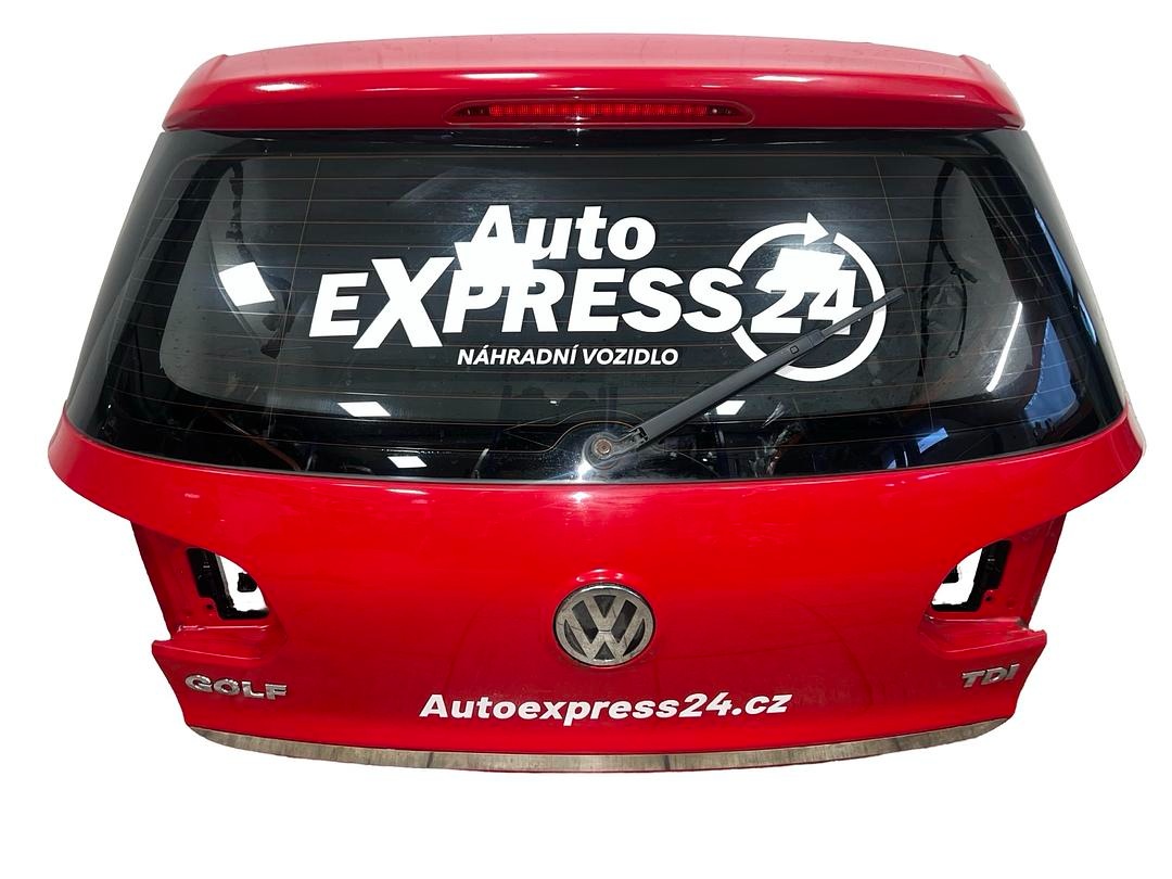 Páté dveře červená barva LY3D VW Golf 6 hatchback 2010