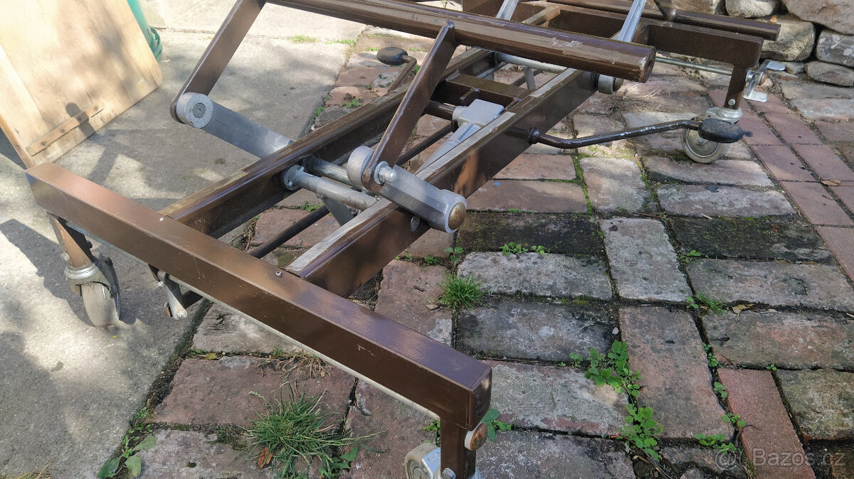 Prodám hydraulickou konstrukci s kolečky