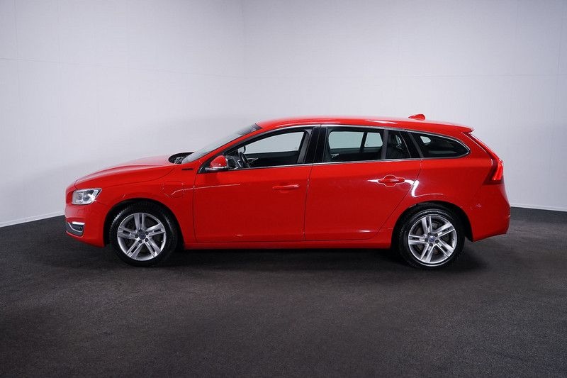 V60 D6 plug-in hybrid 210 kW 06/2015
