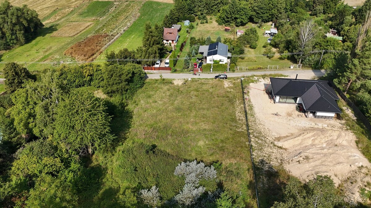 Prodej stavebního pozemku 1 744 m², Nové Strašecí