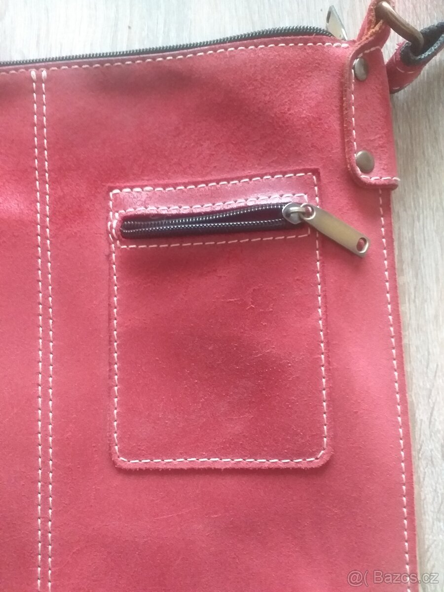Kožená crossbody kabelka 31 x 35cm
