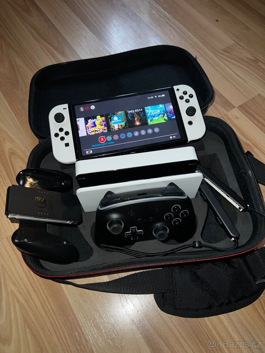 Nintendo Switch OLED + Příslušenství