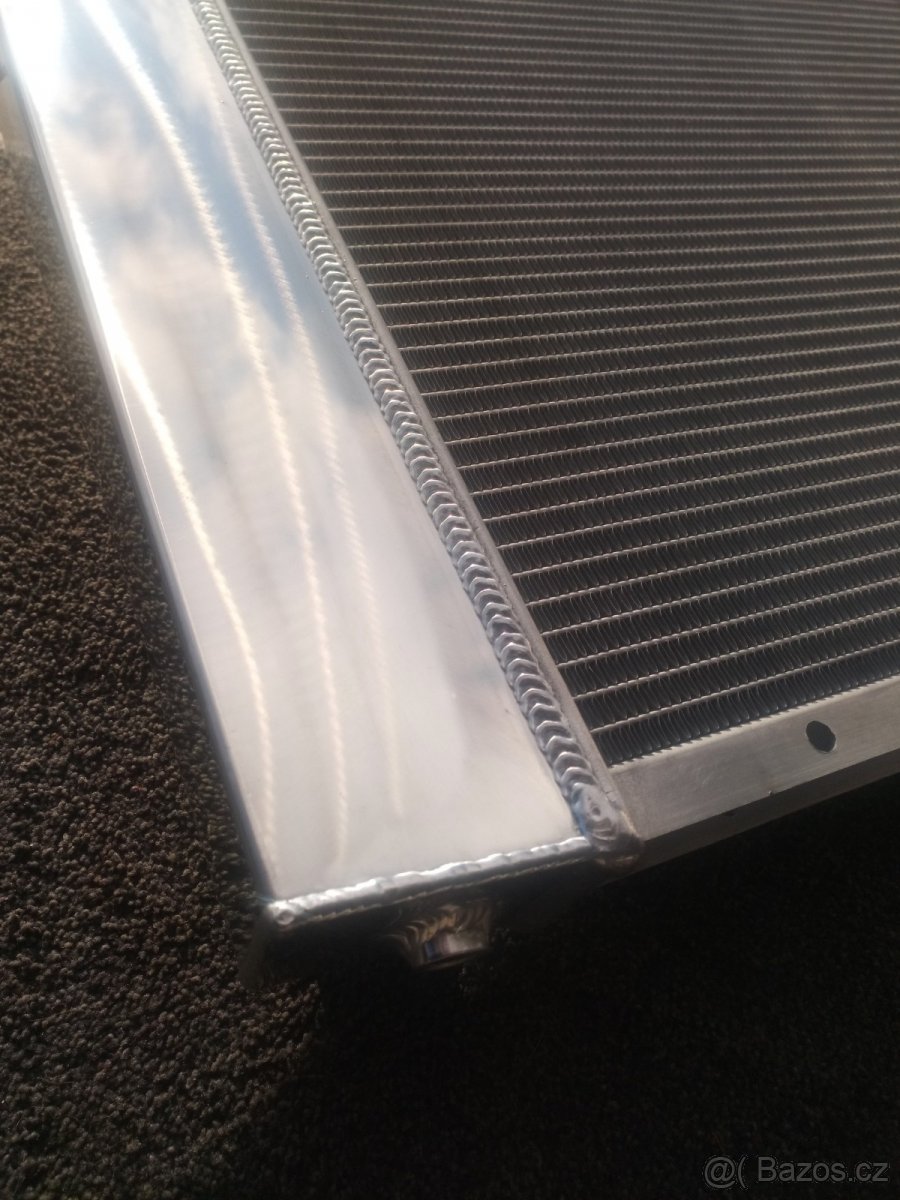 Chevrolet Corvette C3 nový chladič
