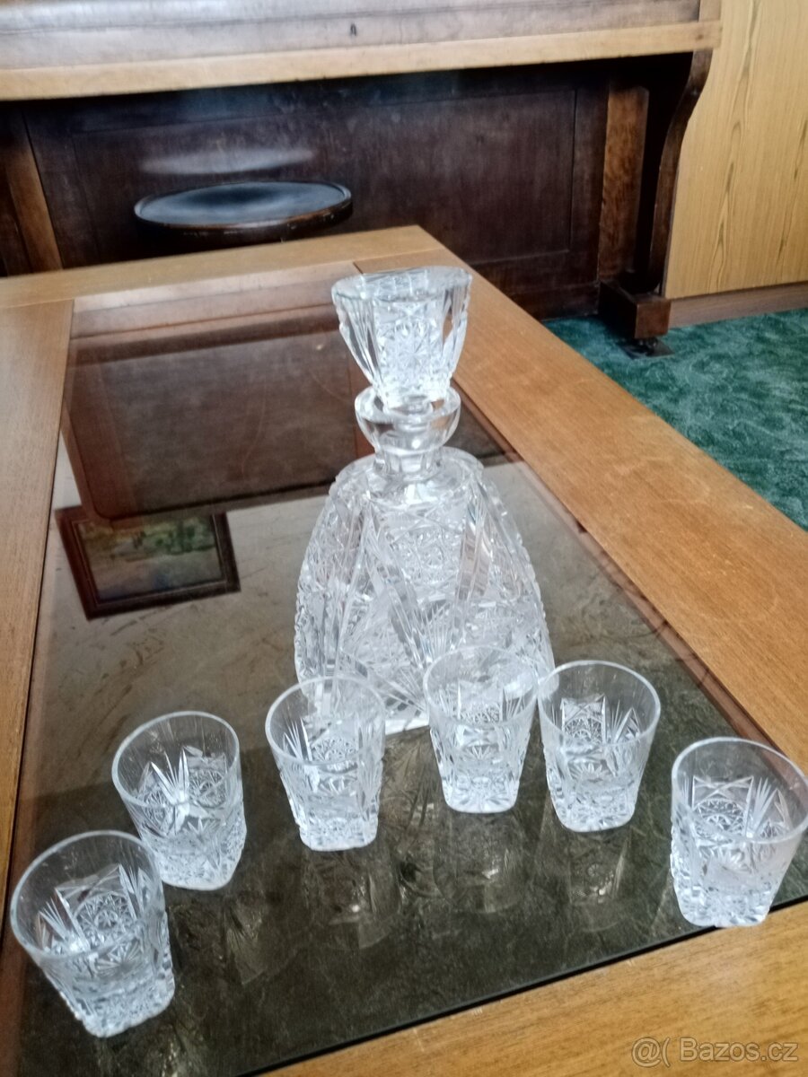 Brousena kerafa a 6 likerovych sklenicek