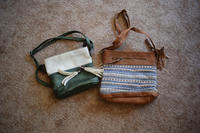 Kabelka přes rameno, taštička