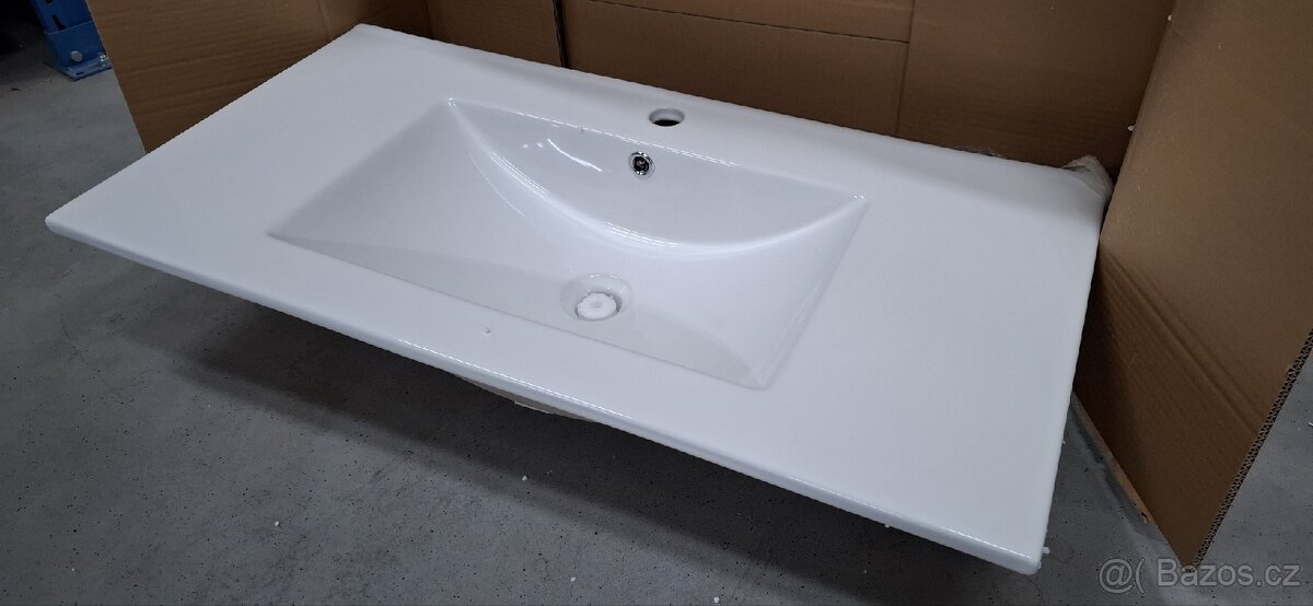 Nové umyvadlo pro skříňku 90x45