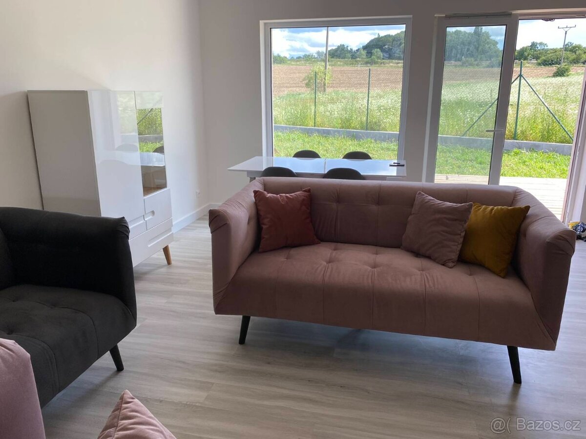 2 × třímístná pohovka Bobochic Paris