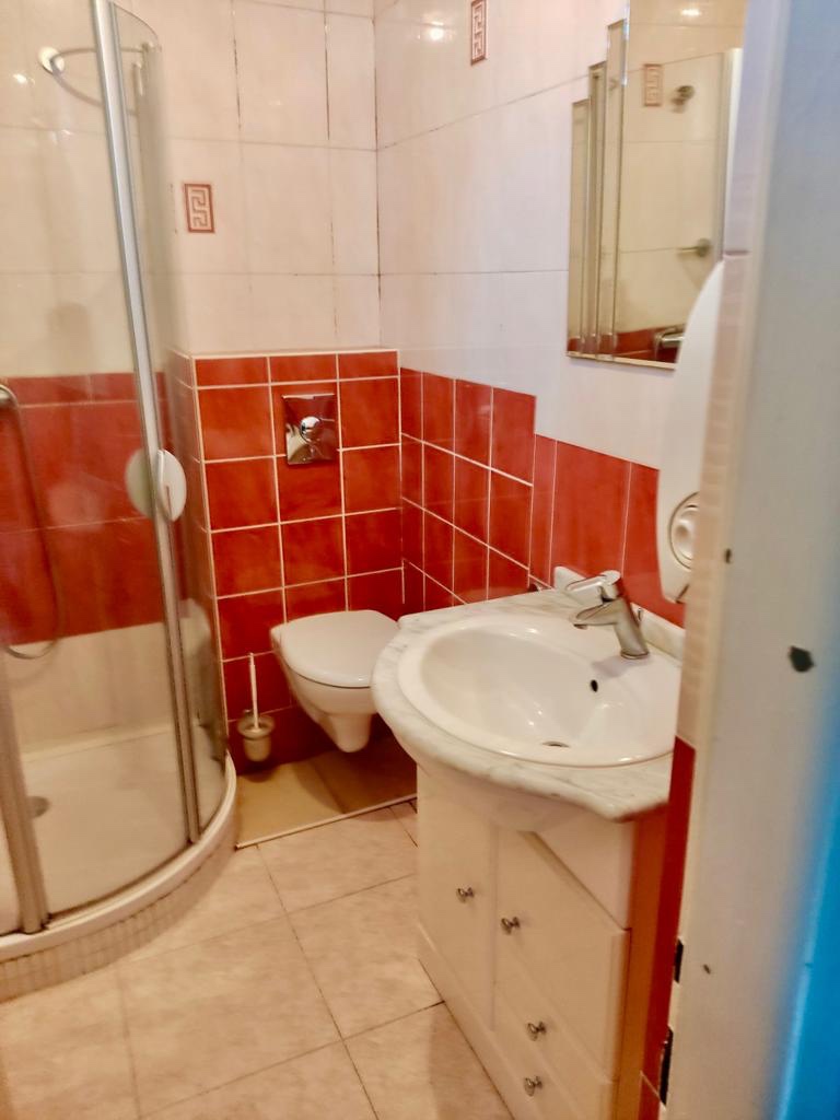 PRONÁJEM 2 + 1 v centru Holic