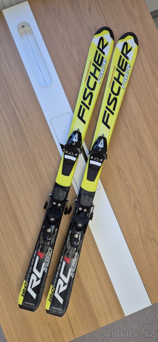 Dětské sjezdové lyže