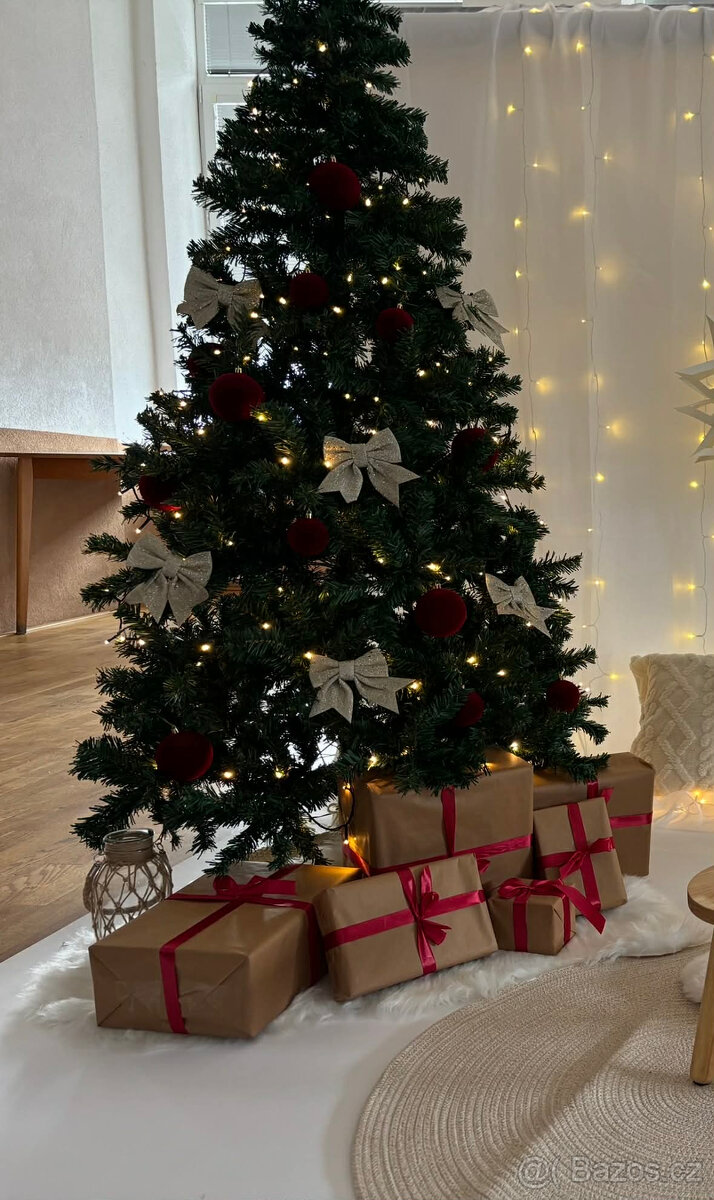 vánoční strom 182cm