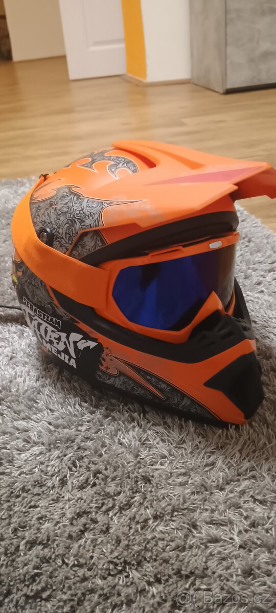 Helma na motorku,koloběžku