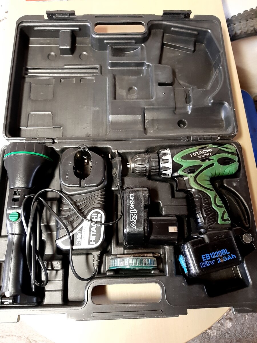 Hitachi akušroubovák+svítilna kufr