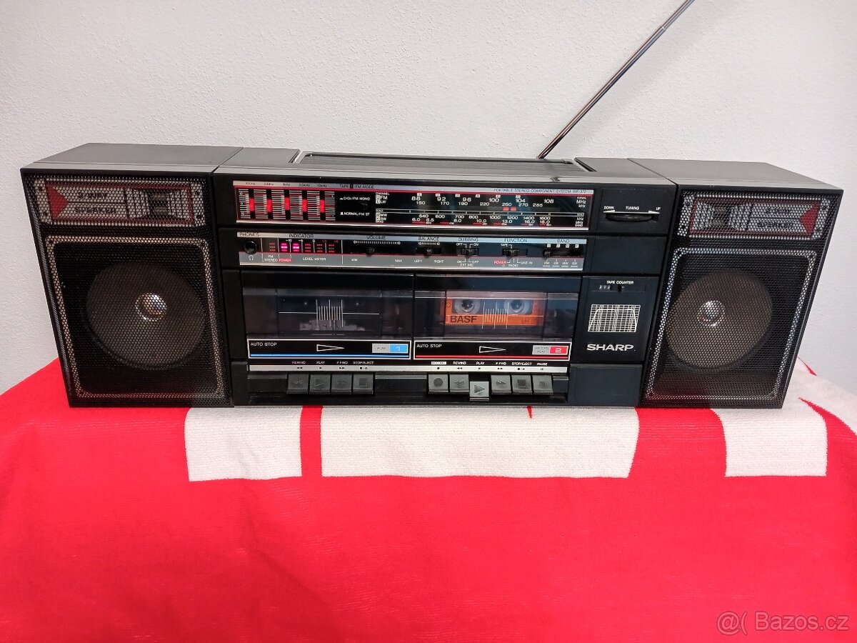 Sharp kazetové rádio