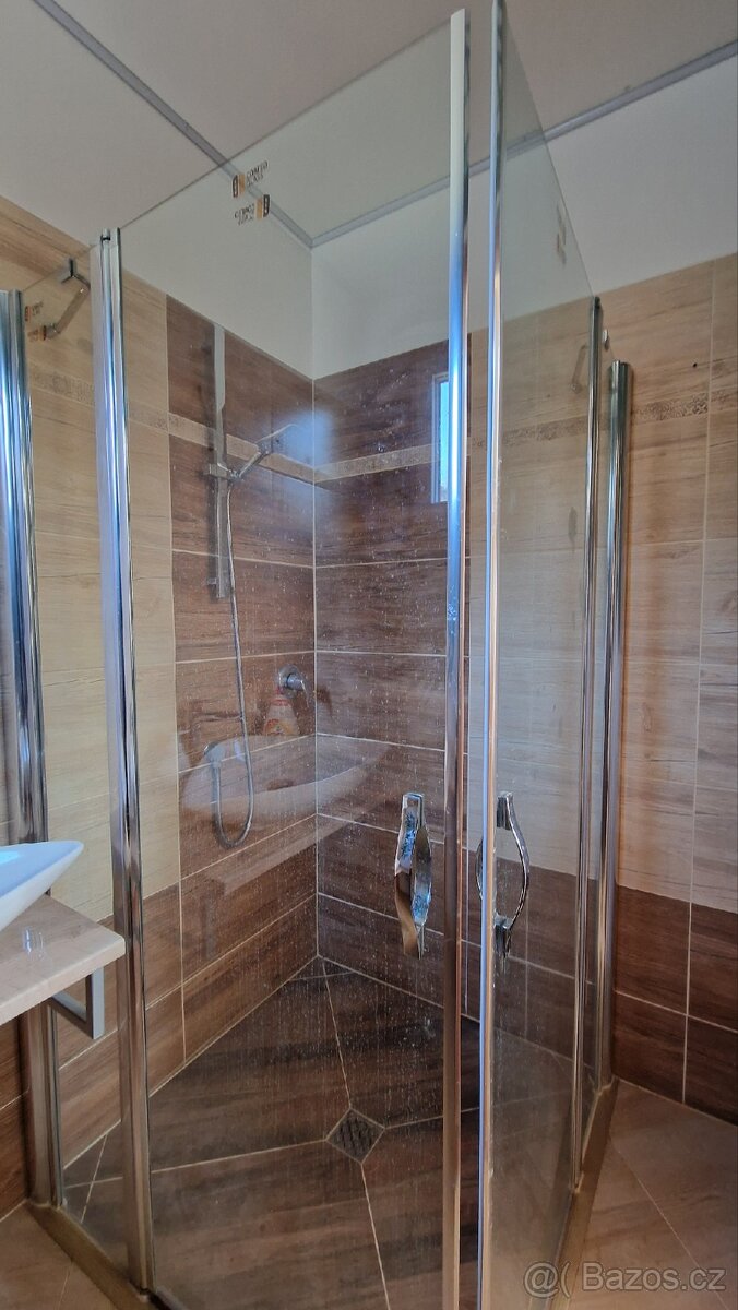 Sprchový kout
