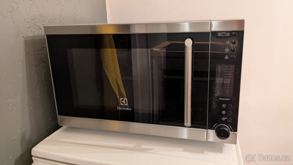 Mikrovlnka Electrolux