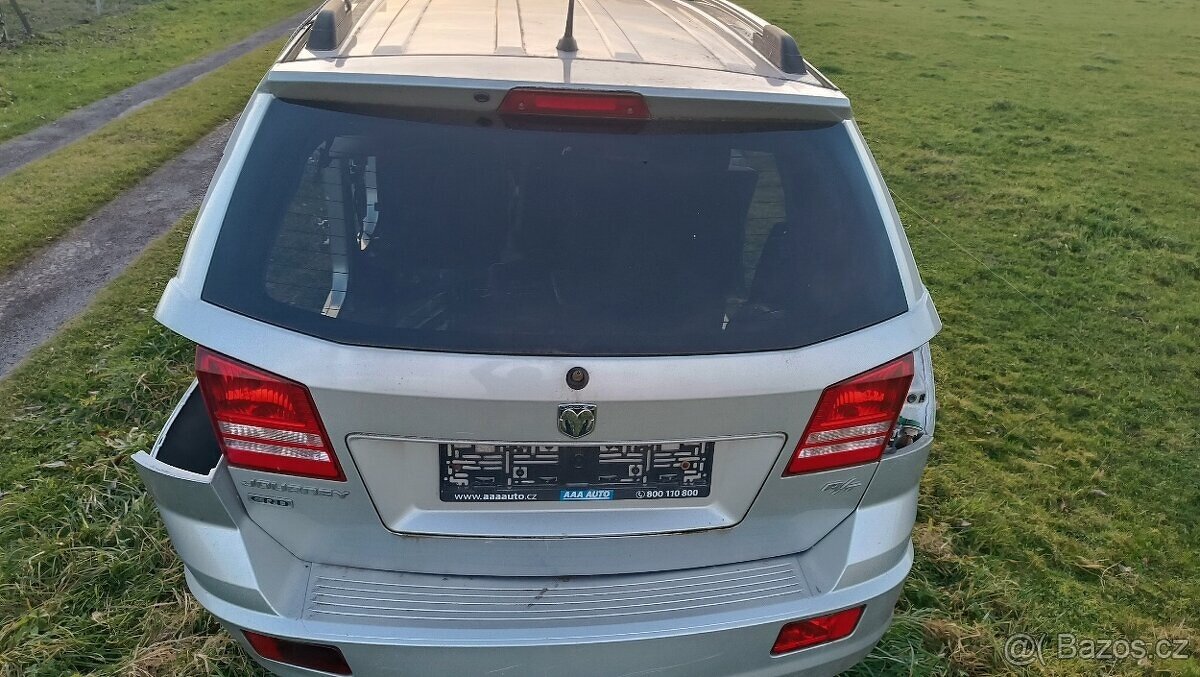 DODGE JOURNEY. Zadní dveře