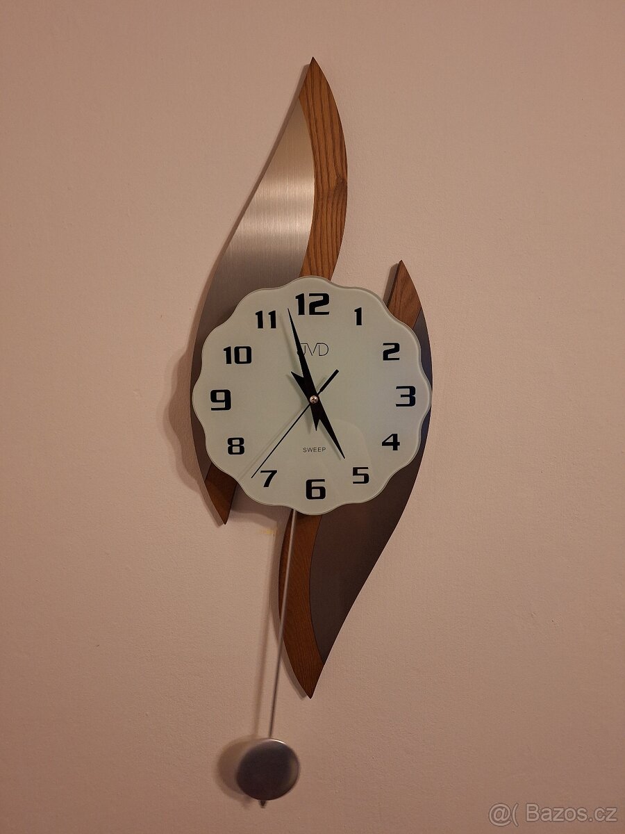 Nástěnné hodiny