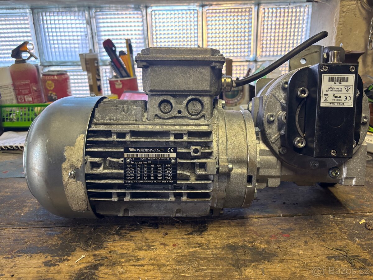 Motor s převodovkou