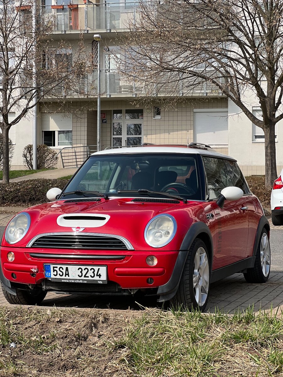 Mini Cooper R50, rok 2002
