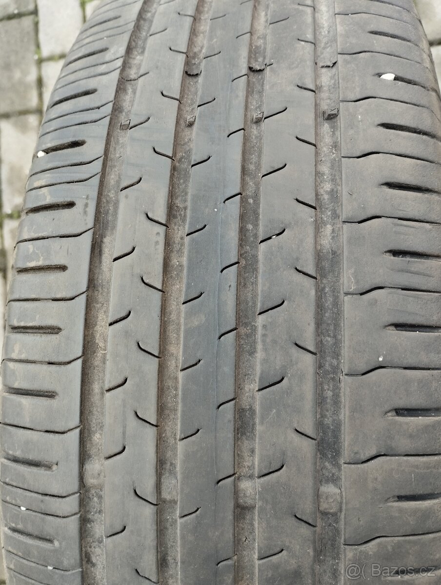 Continental 215/65R17 DOT0621